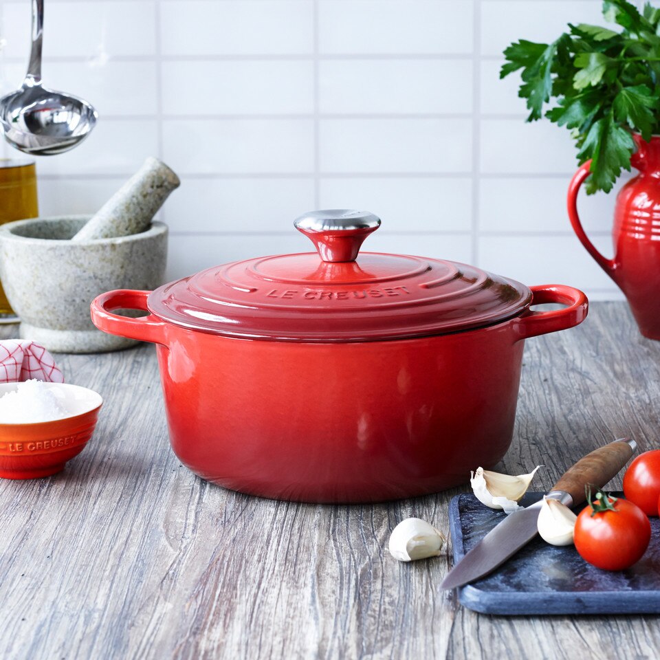 Le Creuset Signature CastIron Round Dutch Oven, Cerise Williams
